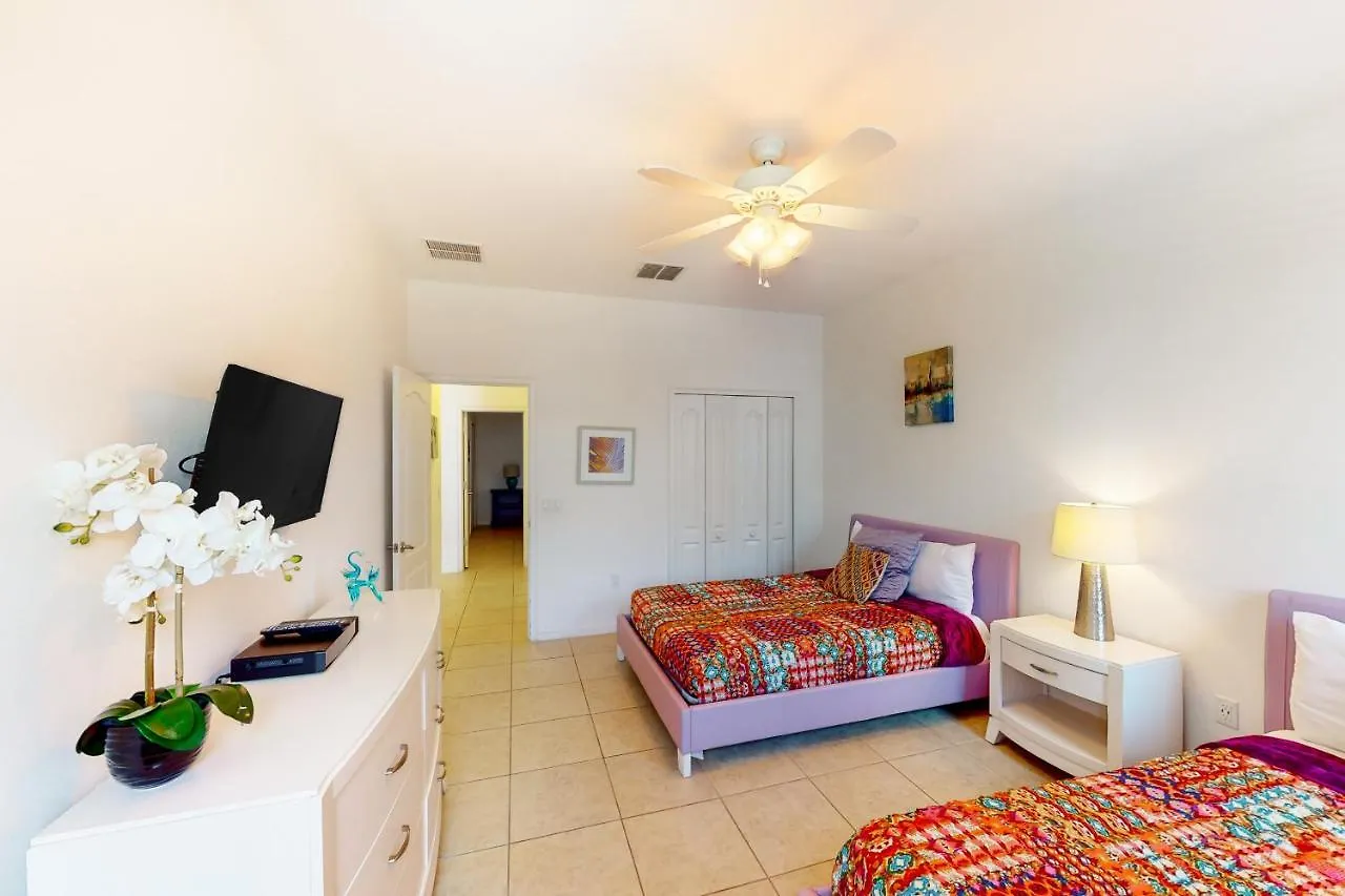 Oakbourne Oasis Villa Davenport